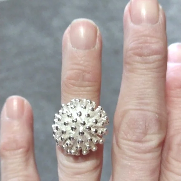 FINE SOLID STERLING SILVER .925 STARBURST DESIGNED SIZE 6 RING - Picture 3 of 9